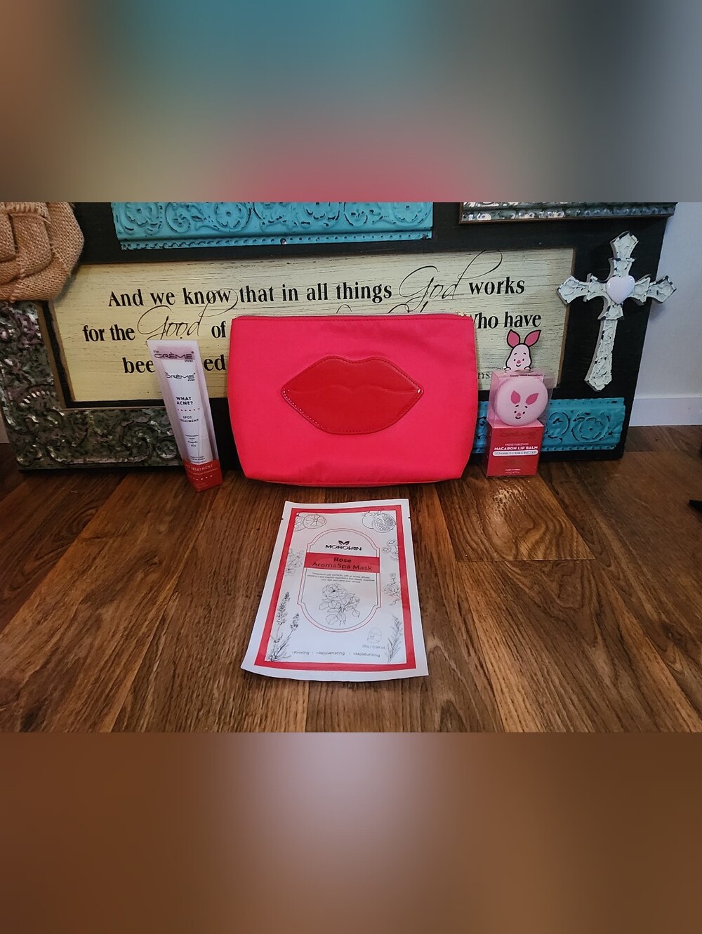 THE CREME SHOP LIPSTICK RED BEAUTY BUNDLE